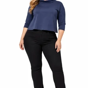 Calça reta plus size